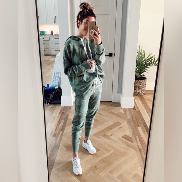 Aerie Sage Green Tie Dye Sweats Set- Medium - Picture 2 of 9